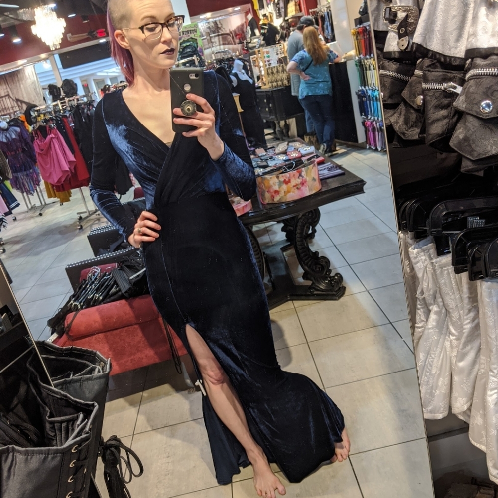 Collectif Vintage London size XS navy velvet long sleeve floor length gown